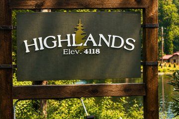 Carolina Waterfalls and Highlands Private VIP Boutique Tour