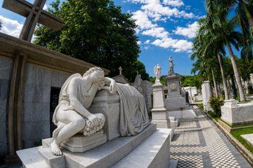 Legends & Legacy: City Tour + Historic Cemetery Walk