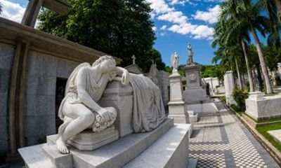 Legends & Legacy: City Tour + Historic Cemetery Walk