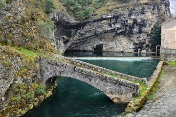 Toulouse Cahors and Cabrerets Day Trip with Guide