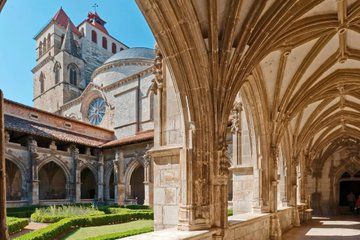 Toulouse Cahors and Cabrerets Day Trip with Guide