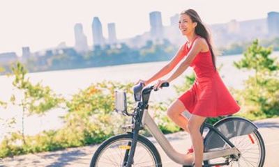 Bike Tour of Montreal Top Attractions with Private Guide