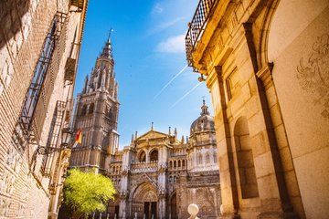 Toledo & Winery Private Tour with Wine Tasting and Hotel Pick up