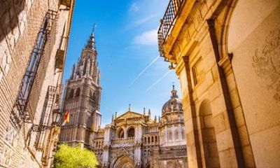 Toledo & Winery Private Tour with Wine Tasting and Hotel Pick up