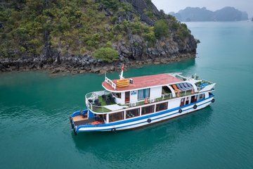 Lan Ha Bay Private Boat Experience Cat Ba Island 2D1N
