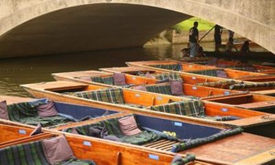 Oxford Guided Walking Tour Punting Tourist Package