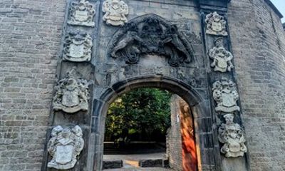 Leiden's Shadows: A Dark History Walking Tour