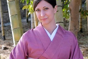Kimono experience and temple tour in Kamakura