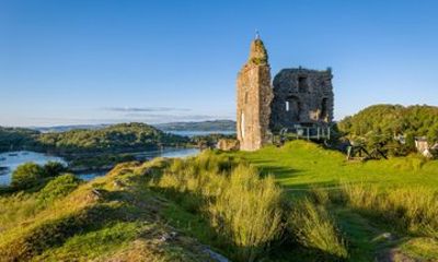 The Three Castle Tour – Private Half-Day Highland Experience