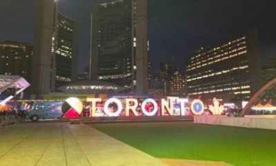 Solar Toronto Walking Tour with Lake Cruise