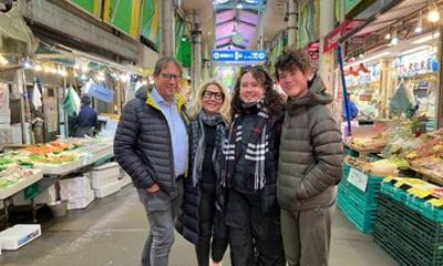 Kanazawa Omicho Market Food Private Tour with Licensed Guide