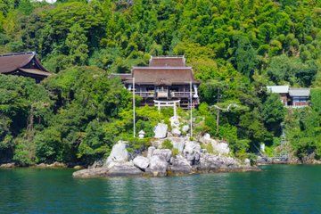 Lake Biwa Cruise, Chikubu Island and Hikone Castle in Kyoto Tour