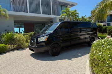 Providenciales Airport Transfers AO Transportation Van