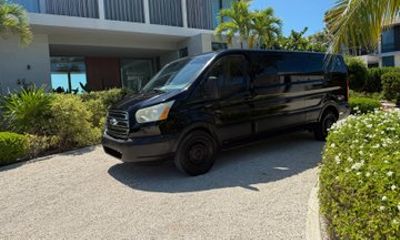 Providenciales Airport Transfers AO Transportation Van