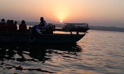 Varanasi Sunrise Boat and Aarti Tour