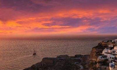 Full Day Santorini Volcano and Oia Sunset Tour