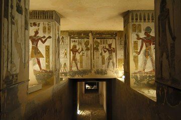 Valley of the Kings and Queens and Hatshepsut Temple Private Tour