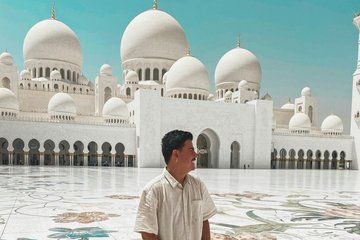Abu Dhabi City Tour with Sheikh Zayed Grand Mosque From Dubai