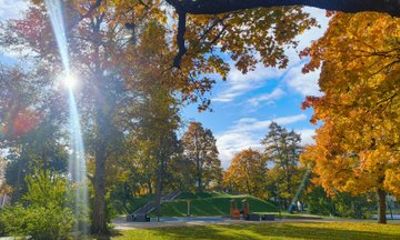 Pärnu Walking Tour From Medieval Town to Seaside Resort