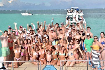 Punta Cana Private Boat with Open Bar, Snorkeling & Hotel Pick up