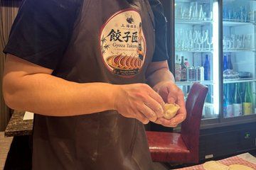 Osaka Make Gyoza from Scratch and Enjoy Japanese Yakisoba