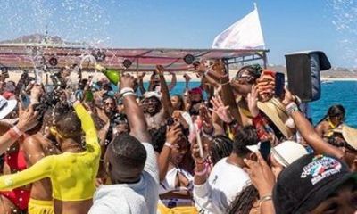 Punta Cana Party Boat with Open Bar, Snorkeling & Hotel Pick up