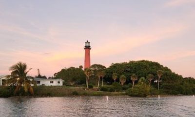 Jupiter Sunset Sightseeing Cruise for Up to 6 Guests