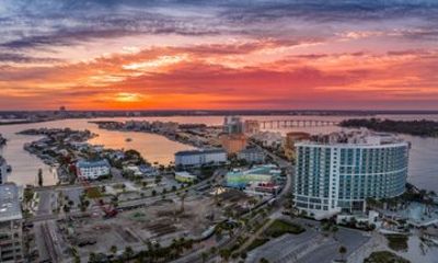 Clearwater Beach Day Trip with Roundtrip Transport