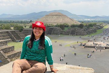 Teotihuacan guided tour Pick up breakfast cave or terrace