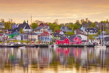Lunenburg Mahone Bay and Peggy's Cove