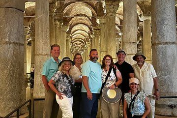 Private Fast Track Tour from Topkapi Palace to Basilica Cistern
