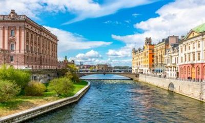 Stockholm: Royal Palace & Canal Cruise at Daytime or Sunset