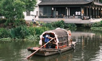 1 Day Wellness Tour in Xinchang TCM Canal Boat and Street Food