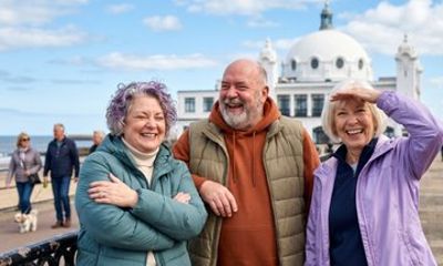 Private Cultural Coastal Tour from Newcastle Heritage Trail