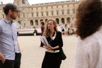 Walk Through the Heart of Paris with Local Guide