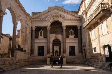 Private Split Salona Amphitheater and Trogir Complete HistoryTour