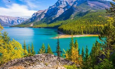 Banff National Park Private Tour Lakes Mountains and Scenic Views