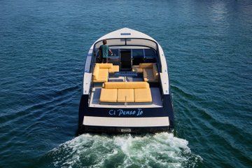 Newport Private Yacht Rental for Coastal Adventures