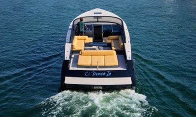 Newport Private Yacht Rental for Coastal Adventures