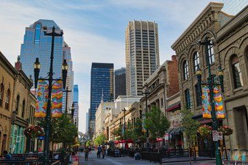 Calgary City Downtown Heritage and River Views Private Tour