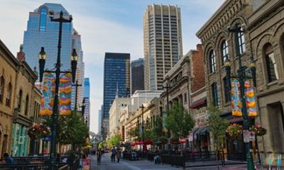Calgary City Downtown Heritage and River Views Private Tour