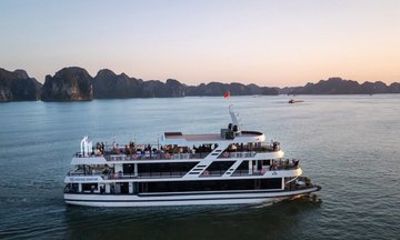 Ha Long Bay Heritage Discovery Day Tour from Hanoi