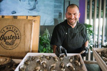Waiheke Island Art Wine Tour Vineyard Lunch and Oyster Pairing
