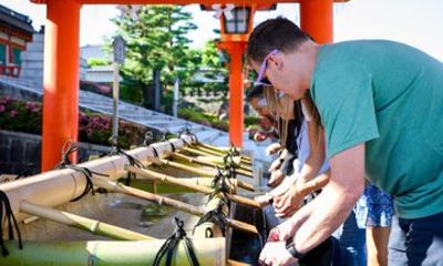 Morning Walk Tour Fushimi Inari and Gion Shrine