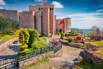 Kruja Castle, Old Bazaar and Sarisalltik Shrine Day Tour