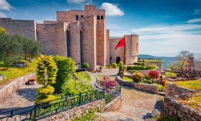 Kruja Castle, Old Bazaar and Sarisalltik Shrine Day Tour