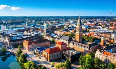 Hello Kiel: Private 2-Hour Intro City Walk with Local Guide