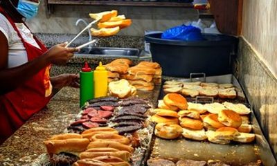 Santo Domingo Night Street Food Tour: Eat Where Locals Do