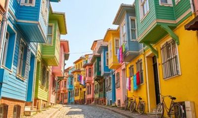 Bohemian Istanbul Fener and Balat Photography Tour