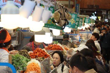 Street Food in Ghwangjang and Dongdaemun Market